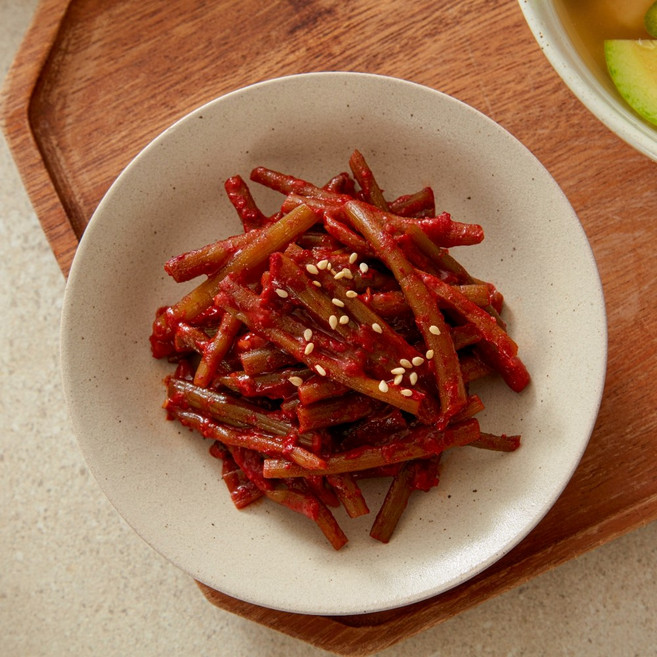 밑반찬 알찬마늘쫑무침 반찬가게 집밥 알뜰밥상, 1개, 200g