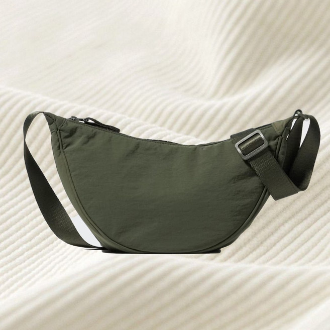 [국내발송] 유니클로 라운드 미니 반달 숄더백 크로스백 남녀공용