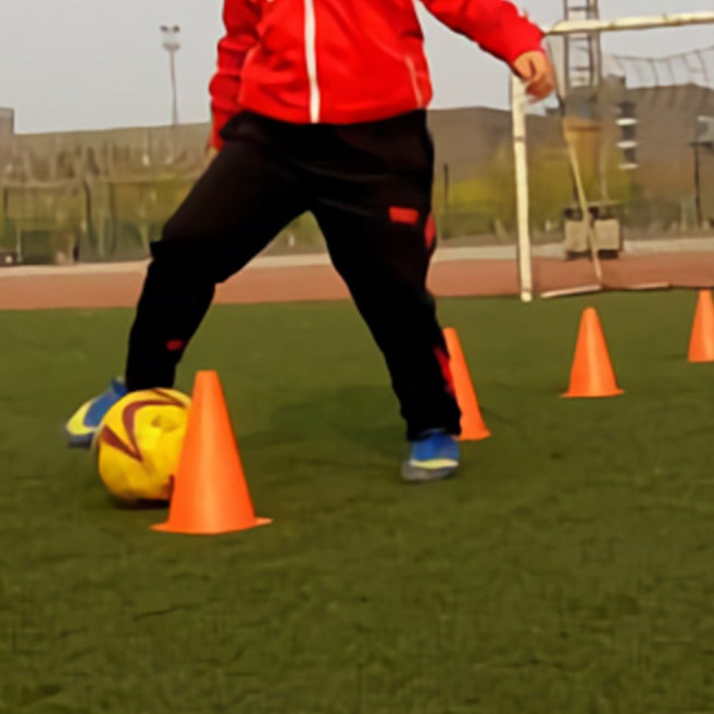 축구드리블훈련 말랑한 연습고깔콘 학교체육 운동장세모콘