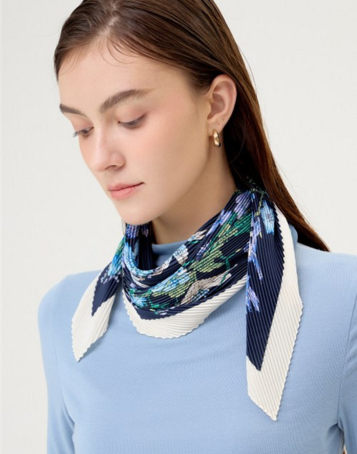 [닥스] 우먼 네이비 플라워 플리츠 스카프 DCSC5F667N2