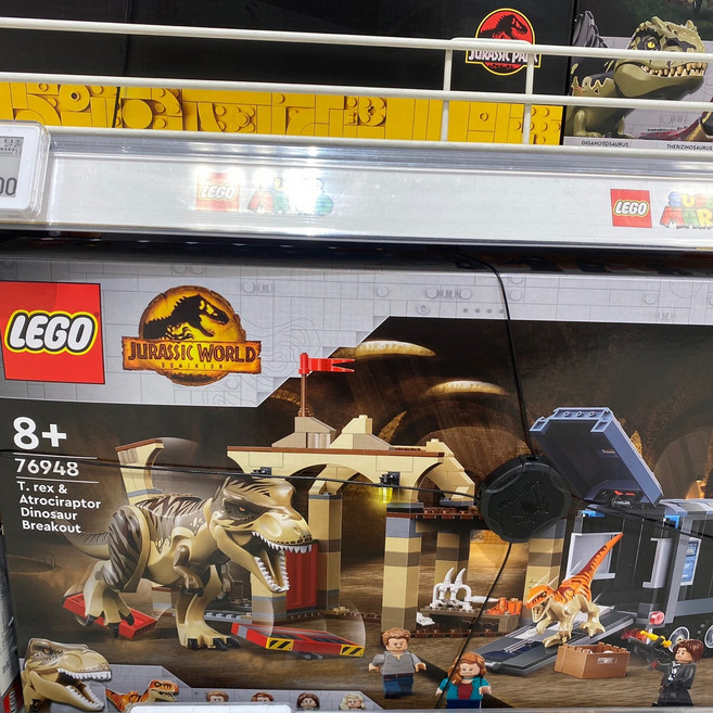 쥬라기월드 쥬라기공원 티라노사우르스와 아트로시랩터 공룡의 탈출 레고 76948, 혼합색상, 1