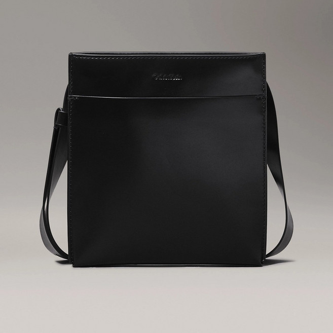 캘빈클라인 남성가방 글로우 엑스바디 가죽 숄더백 크로스백