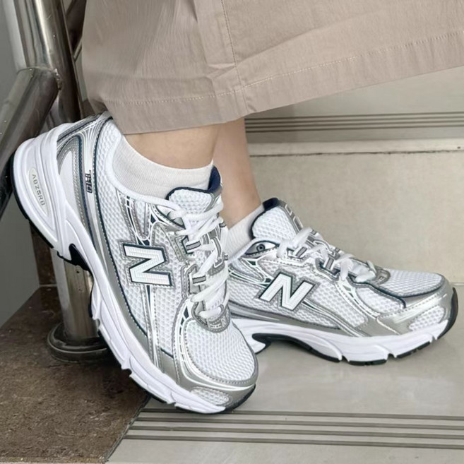 뉴발란스 운동화 740 발편한 런닝화 데일리 스니커즈 네이비 화이트 굽있는운동화