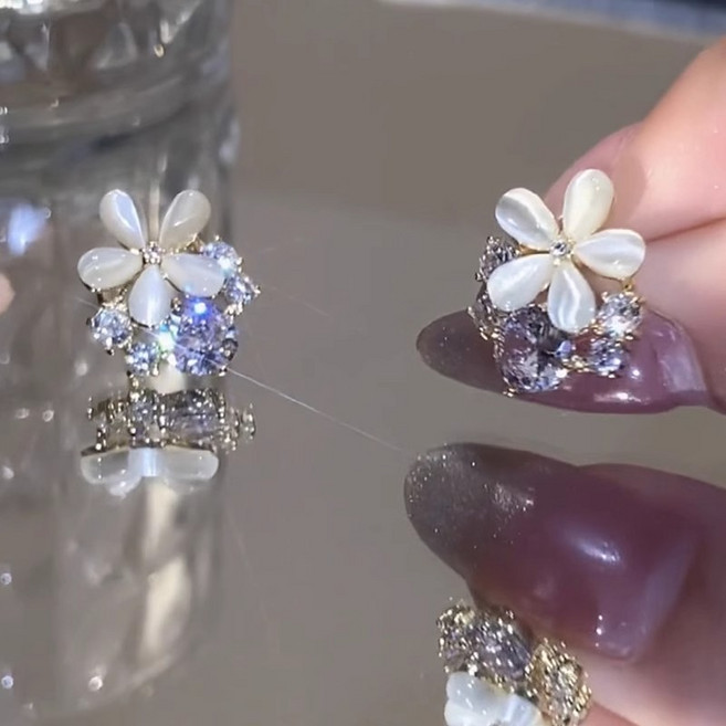 비비드칙 귀 안 뚫는 데일리 14KGF 꽃 925은침 귀걸이