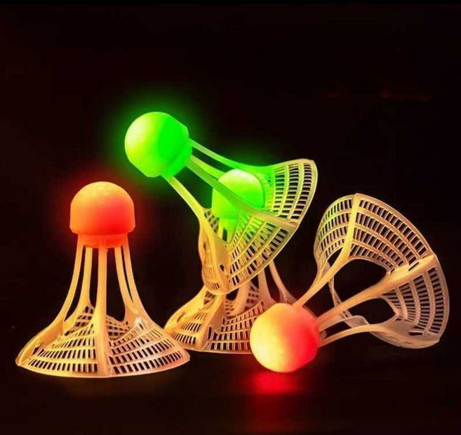 LED 돌아오는 셔틀콕 야광 배드민턴 리턴 콕 깃털, 1개