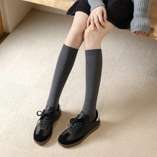 라뷰드 4켤레 세트 쫀쫀한 여성 베이직 긴양말 여성 흘러내림 미끄럼 방지 니삭스 여자 쫀쫀한 밴딩 오버 무릎 양말 부드러운 패션 잡화