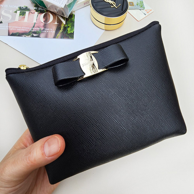 포코노 나일론 퀼팅 리본 중형 사각 화장품 파우치 POSM