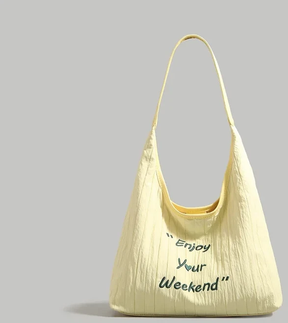 2026 봄 캐주얼 경량 연노랑 크링클 나일론 원단 호보 토트백 여성용 'Enjoy Your Weekend' 레터 프린트