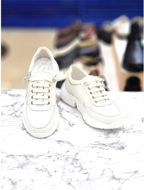 허시파피 여성 데일리룩 놈코어 락시크 모더니즘 5Cm 스니커즈 AJKRMYFP483