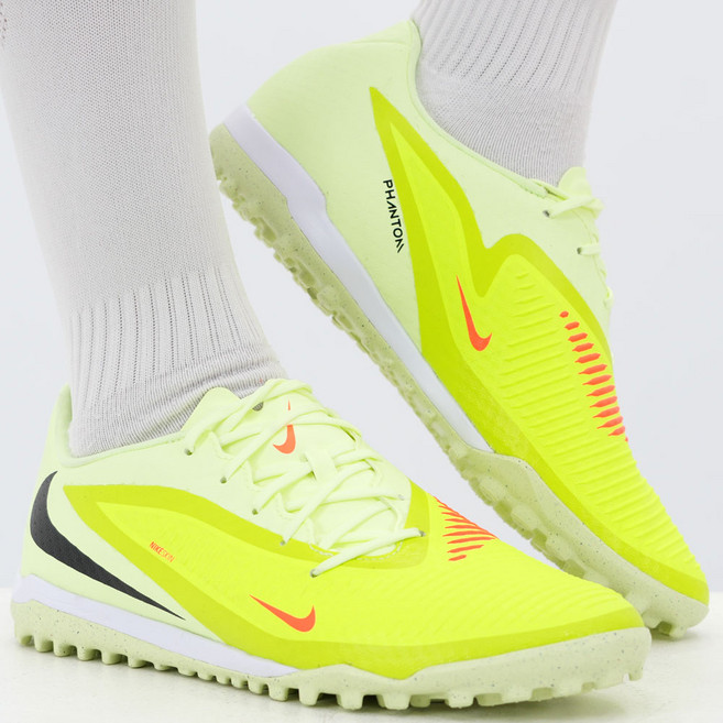 나이키 풋살화 터프화 로우탑 축구화 TF 스터드화 풋살 구장용 인조잔디 맨땅용 축구 신발