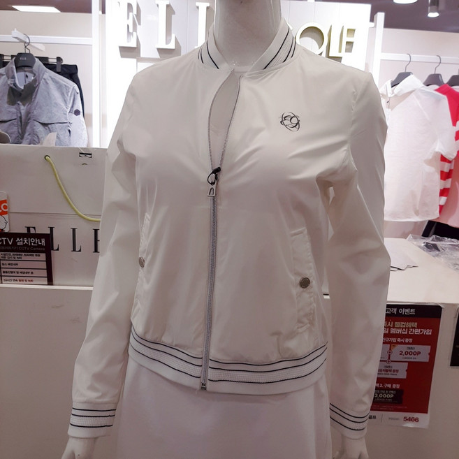 엘르골프깔끔한스타일의 시보리 포인트 야구에리 바람막이점퍼 6K-41301820