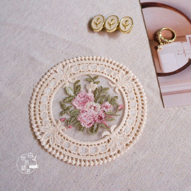 手工蕾絲刺繡花朵杯墊 12公分 飾品展示墊 拍照道具, 米白/一個, 1個