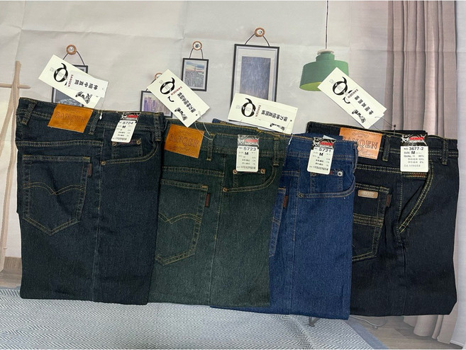 玲噹服飾小舖 彈力伸縮耐磨基本款牛仔褲