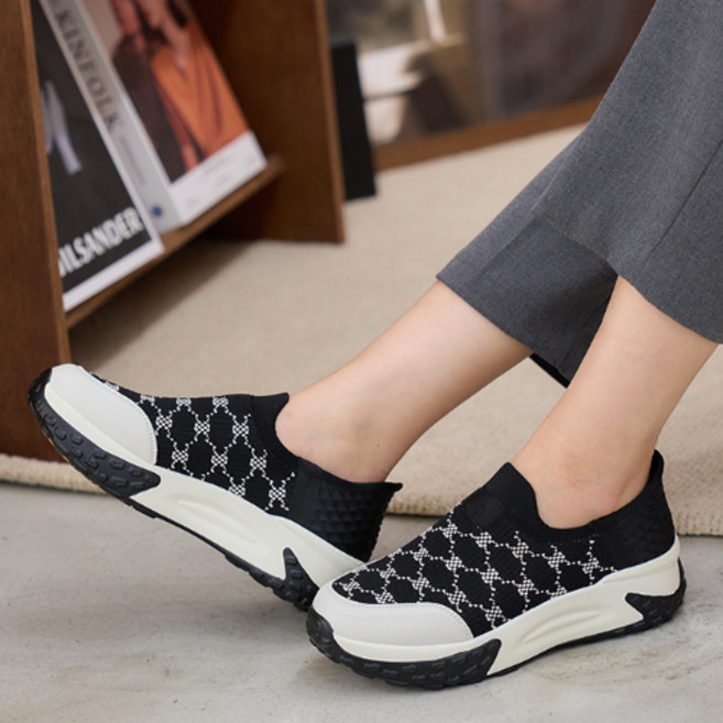 패턴쿠셔닝 뒤꿈치쿠셔닝 벗겨짐방지 여성키높이 슬립온 운동화 4.5cm