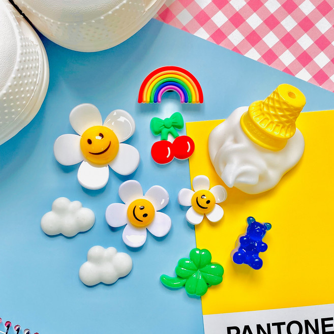 NEW 알록달록 행운의 떨어진 아이스크림과 데이지꽃 신발 참 악세사리