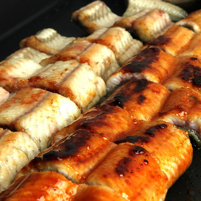 [손질] 고창풍천장어 명품 토종 자포니카종 소스2종+초생강 포함, 1세트, 장어 1kg 손질 후 600g 내외(소스2종+초생강)