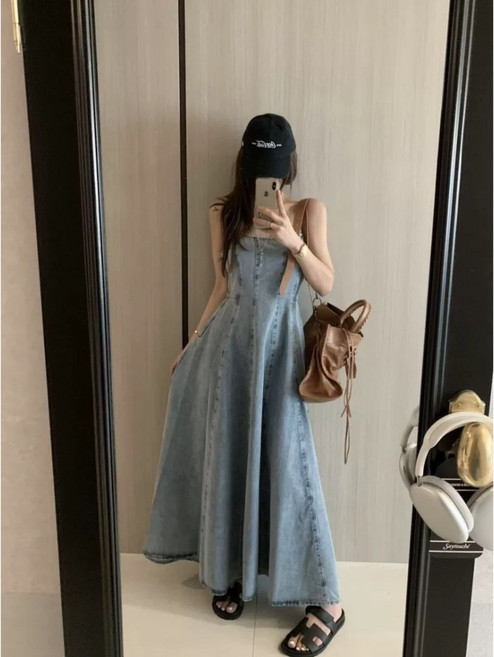 清新女孩細肩帶挖洞美背縮腰洋裝，黑/白/藍車線魚尾長洋裝，展現性感美背與優雅氣質, 藍