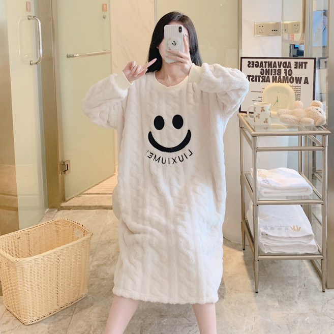 야오야오 여성용 스마일 꽈배기 극세사 두툼한 원피스 수면잠옷