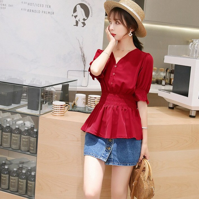 뉴욕멋쟁이 달리 프릴 브이넥 블라우스