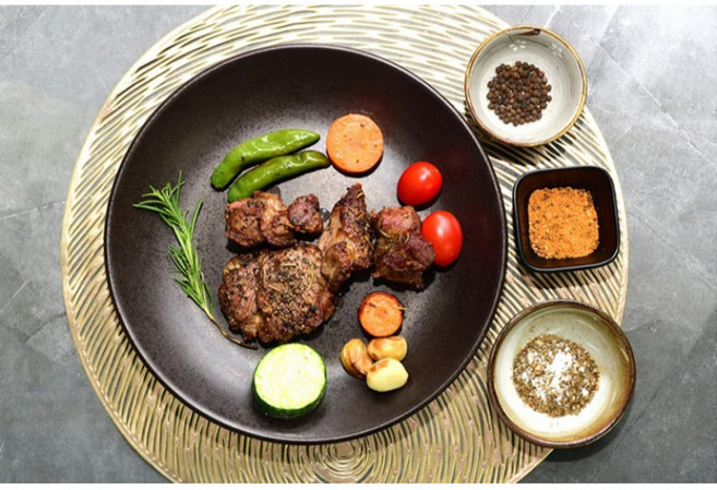 냉장양갈비 왕숄더랙 800g (호주산) 숄더랙 프렌치랙 양꼬치 캠핑 집들이 손님맞이용, 냉장 부채살(어깨살) 800g