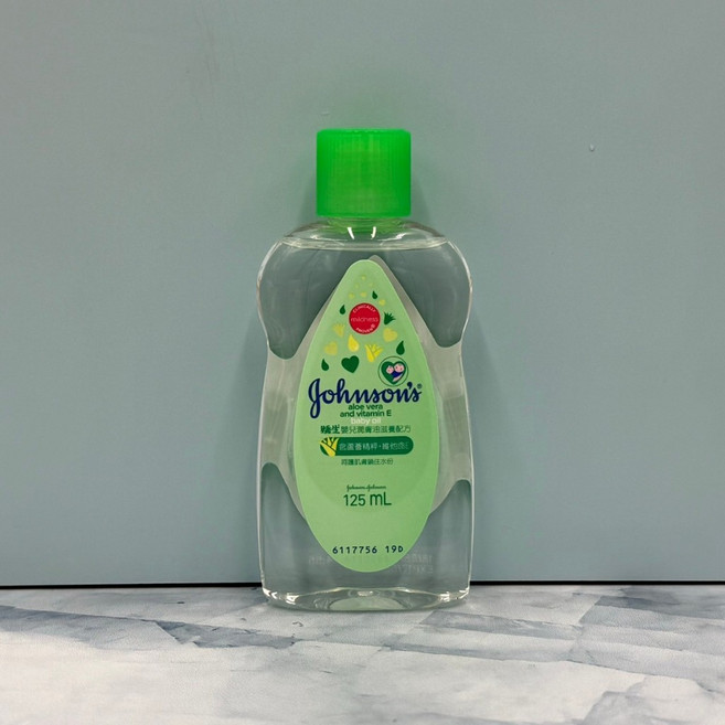 嬌生嬰兒潤膚油 125ml, 1個, 蘆薈