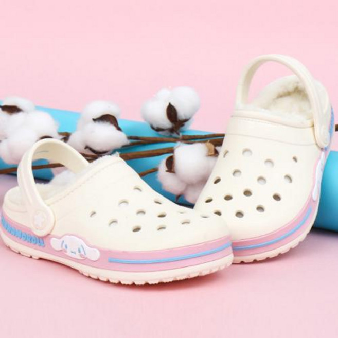 시나모롤 위즈 방한 샌들