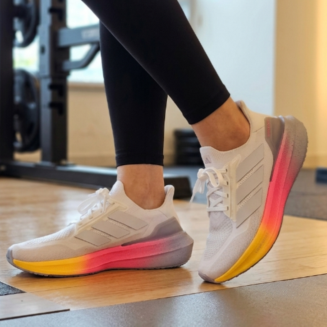 아디다스 남녀공용 런닝화 울트라부스트 5X 라이트 부스트 쿠셔닝 가벼운 헬스화 데일리 조깅화