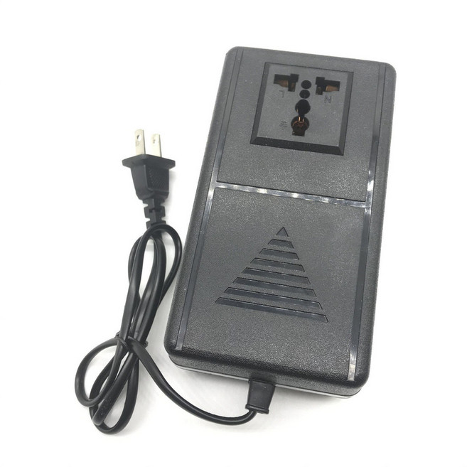 變壓器 220V轉110V 110V轉220V 450W, 1個, 300W （三孔）（100W內的電器使用,110V 轉220V