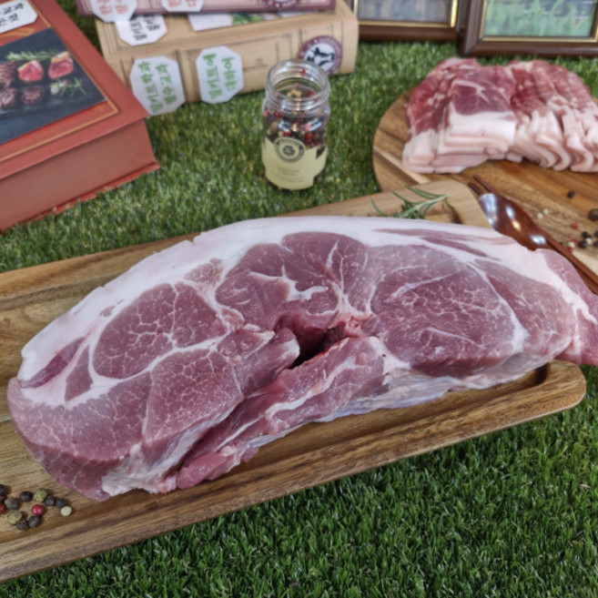 한우대학 엄선한 한돈 암퇘지 1+등급 앞다리살 600g 구이용 수육 찌개용 제육용 주물럭 수육용(덩어리), 1개