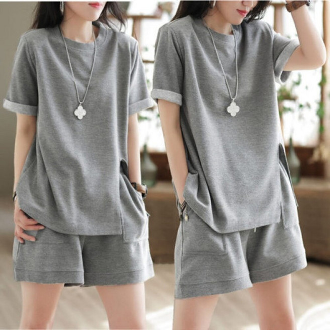 運動休閒兩件式套裝 女短袖上衣與短褲
