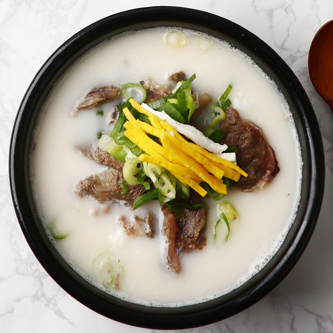 진하게 고아낸 100% 한우 사골 곰탕 4종 600g 곰국/소머리곰탕/도가니탕, [3종]사골곰국x3+고기곰국x2+도가니스지x2