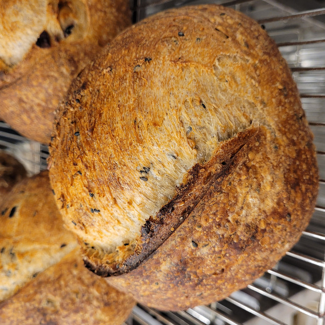 [안나앤브레드] 4가지 씨앗 통곡물 사워도우, 1개, 600g