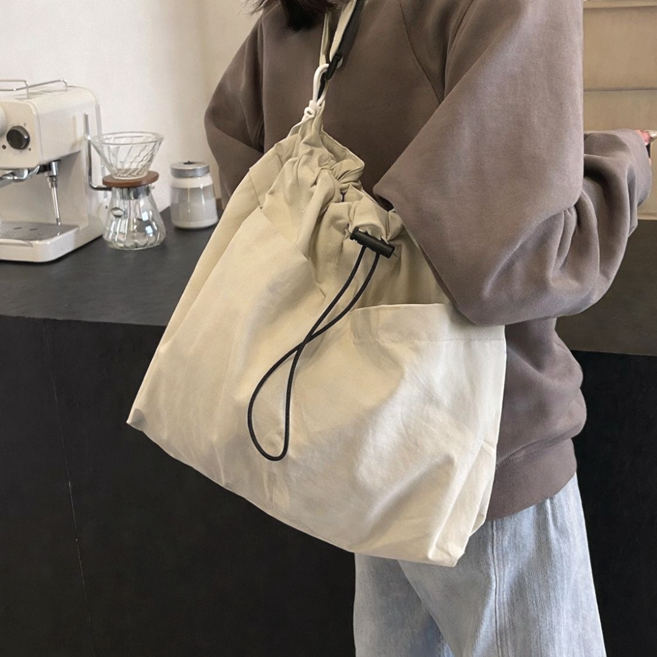 루시아 가벼운 데일리 스트링 크로스백