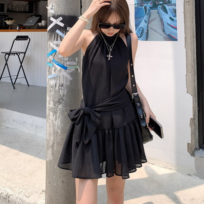 러아카 청순 홀터넥 리본 플레어 미니원피스