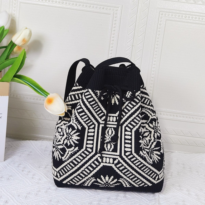 모델엄마 에스닉패턴 견고한 니트짜임 드로스트링 토트 크로스 숄더백(2types)