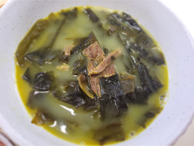 건강하고 부드러운 한우미역곰국(아롱사태(수입)포함), 1개, 600g