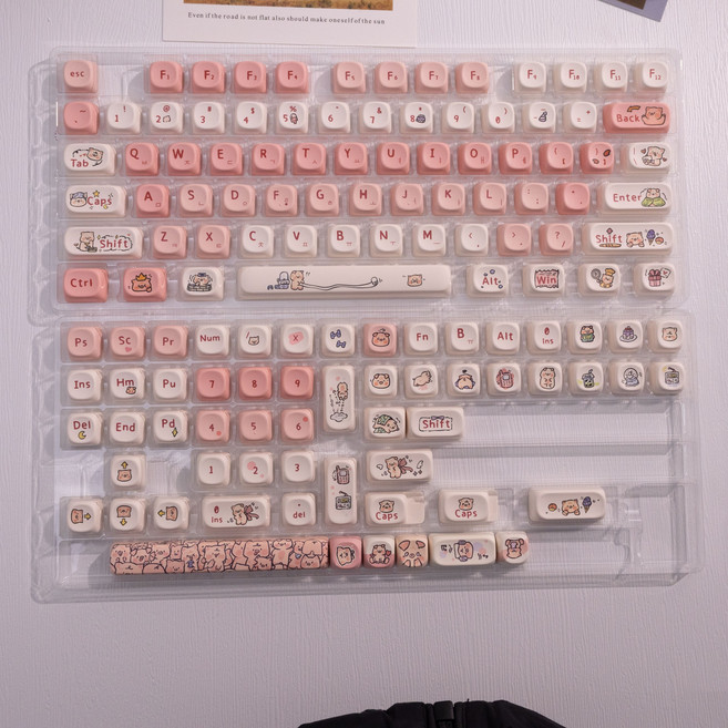 향기로운 돼지귀여운 기계식 키보드 키캡 한글 영문 각인 PBT 염료승화캐릭터 키캡 MOA 프로파일 MX 스위치 호환 61/64/68/87/96/104/108 배열 키보드 지원, 한글 각인, 향기로운 돼지