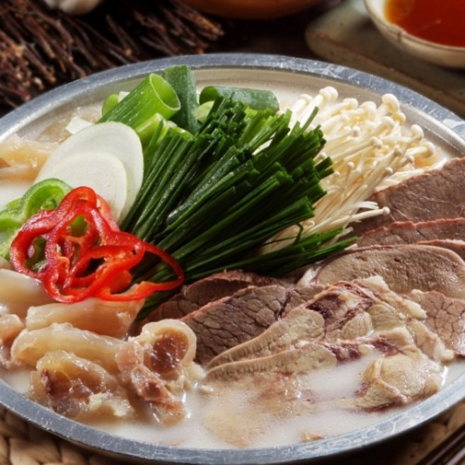 간편하게 먹는 아롱사태 도가니 모둠 수육 300g 소스 육수2팩 증정, 1개