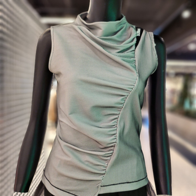 파사디골프(NC대전유성점) 여성여름 카룽넥 밑단 언발란스 민소매티셔츠 P24MTL188X