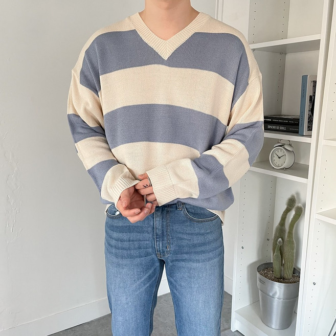 남자 루즈핏 스트라이프 브이넥 니트(4COLOR)