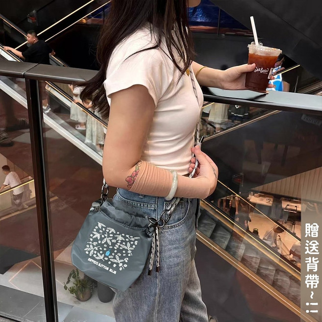 日系刺繡包 側背包女 肩背包 小包包 斜背包女 手提包 單肩包 斜挎包 手提包女 托特包 上班包 媽媽包 水桶包 手拿包, 灰小藍瓶-束口小包, 灰