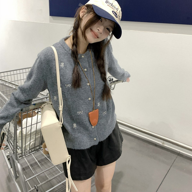 梨卡 女款繡花針織開衫 圓領長袖毛衣外套 寬鬆百搭