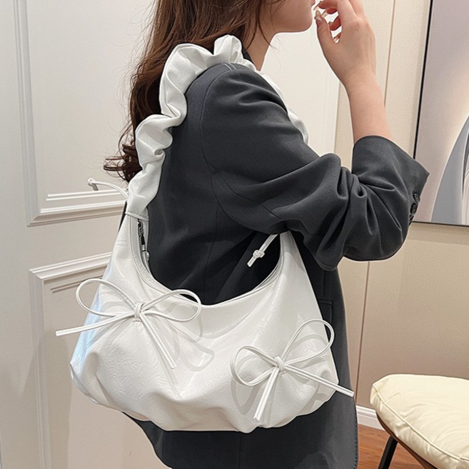 MHJINA 가죽 리본 주름 스트랩 반달 호보백 숄더 크로스백 가방