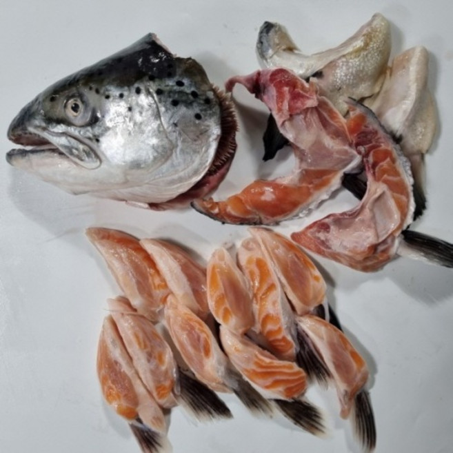 급랭 연어 슈페리어등급 특수부위 구이용 머리 턱살 배꼽살 3종 옵션선택, 연어머리 1개 (500g내외)