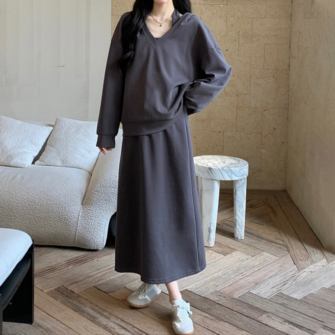 TIMEPURE 루즈핏 후드 브이넥 맨투맨+홀터넥 원피스 투피스 빅사이즈 여성복 봄가을 패션 날씬해 보이는 세트 심플 나시 스커트 코트 임부복 캐주얼