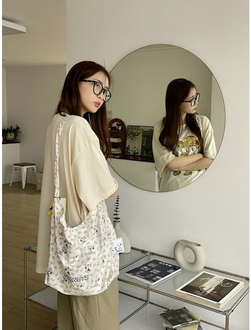 PEANUTS le-junev 花卉斜背包, 白色, 1個