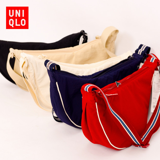 유니클로 국내매장판 정품 라운드 미니 숄더백 크로스백 반달백 여행용 호보백 경량나일론백