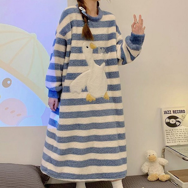 [2컬러] 겨울 여성 극세사 수면잠옷 단가라 원피스