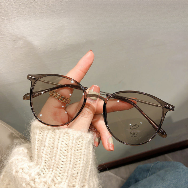 FEISEDY 여성 변색 선글라스 초경량 라운드 컬러 변색 렌즈 여성용 데일리 B1161