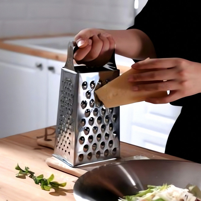 까사니 치즈 그레이터 4in1 채칼 다용 강판 슬라이 피자 커터 양념 분쇄기 주방 도구, 본상품